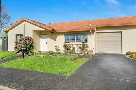Photo of property in 2 Lockington Avenue, Henderson, Auckland, 0612