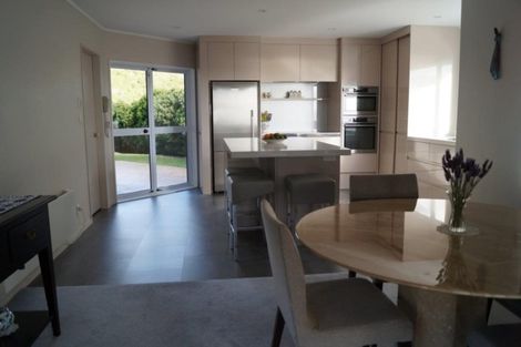 Photo of property in 32 Ashton Fitchett Drive, Brooklyn, Wellington, 6021