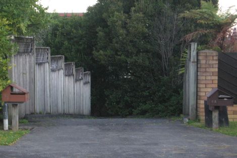 Photo of property in 1/6 Glucina Avenue, West Harbour, Auckland, 0618