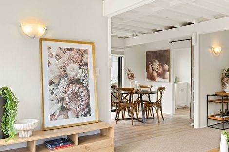 Photo of property in 2/105 Carlisle Road, Torbay, Auckland, 0632