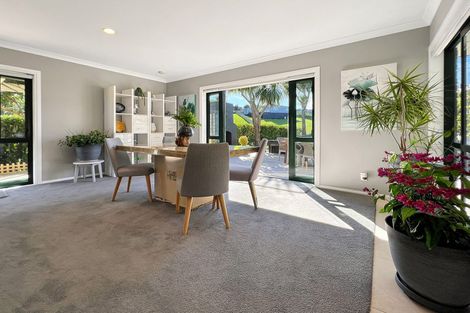 Photo of property in 15 Ina Ville Drive, Pukekohe, 2120