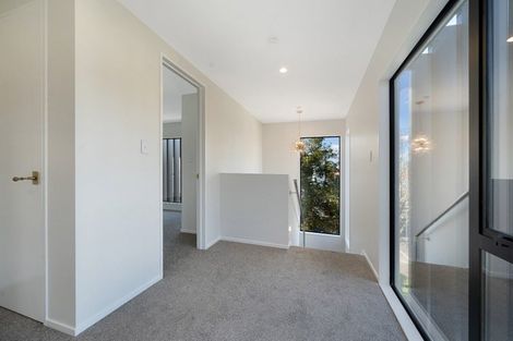 Photo of property in 9 Lomond Street, Newlands, Wellington, 6037