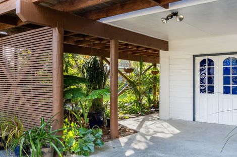 Photo of property in 27 Puriri Road, Waikanae, 5036