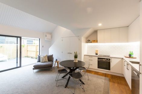 Photo of property in 2/24 Rookwood Avenue, New Brighton, Christchurch, 8083