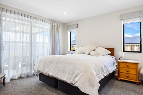 Photo of property in 14 Grey View Grove, Rangiora, 7400