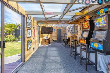 Photo of property in 5 Valerie Street, Clive, 4102