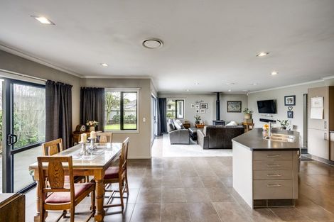 Photo of property in 17 Newbury Place, Taradale, Napier, 4112