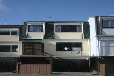 Photo of property in 2/100 Lyall Parade, Lyall Bay, Wellington, 6022