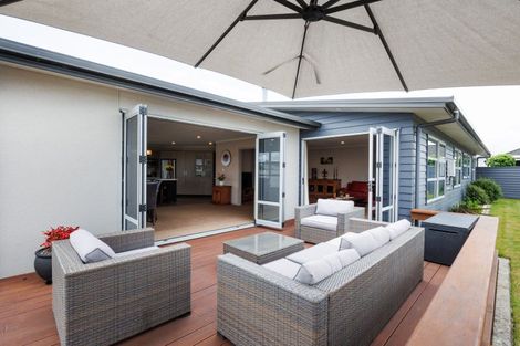 Photo of property in 46 Rosalie Terrace, Kelvin Grove, Palmerston North, 4414