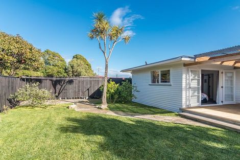 Photo of property in 6 Michael Road, Paraparaumu Beach, Paraparaumu, 5032