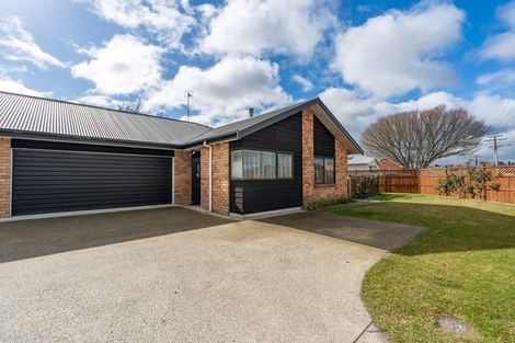 Photo of property in 2/415 Cambridge Road, Te Awamutu, 3800