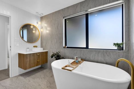 Photo of property in 62 Aratapu Street, Waitara, 4320