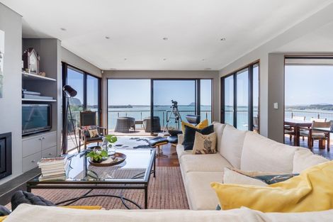 Photo of property in 67 Harbour View Road, Omokoroa, 3114