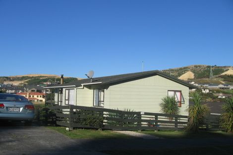 Photo of property in 8 Seagull Place, Whitby, Porirua, 5024
