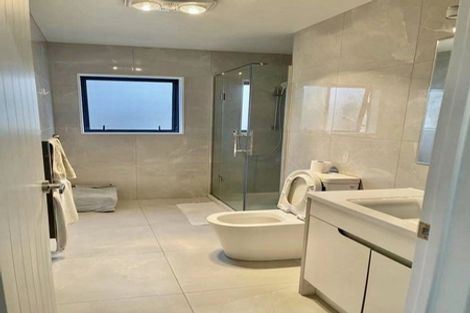 Photo of property in 98 Cardiff Road, Pakuranga, Auckland, 2010