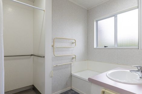 Photo of property in 82 Grace Crescent, Richmond Heights, Taupo, 3330