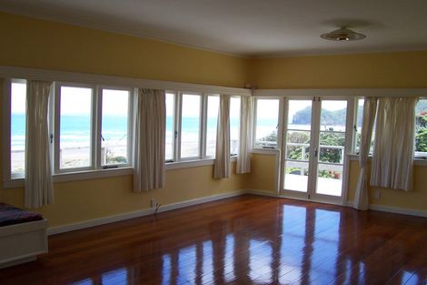 Photo of property in 44 Garden Road, Piha, New Lynn, 0772