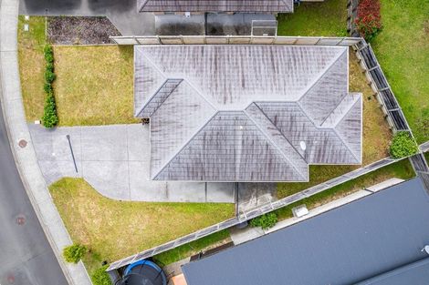 Photo of property in 5 Mooring Close, Whitby, Porirua, 5024