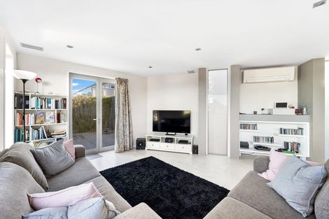 Photo of property in 30c Wade River Road, Stanmore Bay, Whangaparaoa, 0932