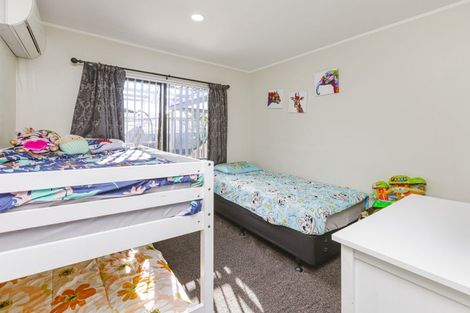 Photo of property in 16a Hatherley Place, Clendon Park, Auckland, 2103