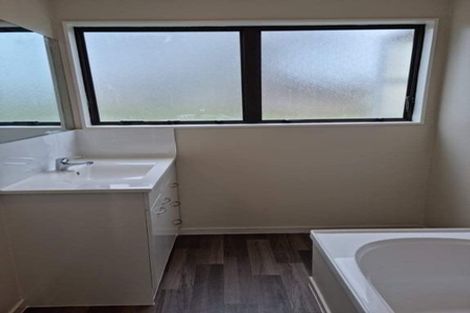 Photo of property in 1/11 Blackgate Place, Weymouth, Auckland, 2103