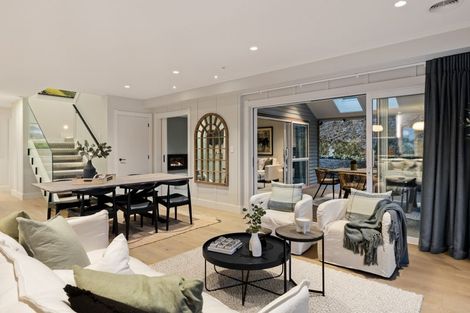 Photo of property in 71 Oak Road, Poraiti, Napier, 4112