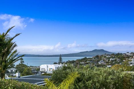 Photo of property in 1/25 Hythe Terrace, Mairangi Bay, Auckland, 0630