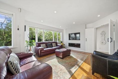 Photo of property in 28 Kowhai Street, Eastbourne, Lower Hutt, 5013