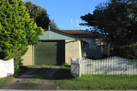 Photo of property in 21 The Avenue, Otaki Beach, Otaki, 5512