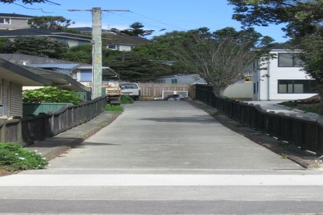 Photo of property in 38 Horokiwi Road West, Newlands, Wellington, 6037