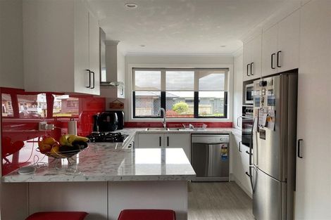 Photo of property in 18 Nukuroa Close, Waitara, 4320