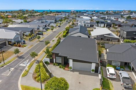 Photo of property in 2 Makura Drive, Papamoa Beach, Papamoa, 3118