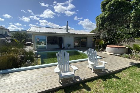 Photo of property in 48 Forest Road, Raumati South, Paraparaumu, 5032