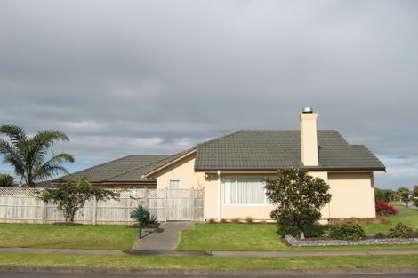 Photo of property in 1 Crannich Place, Wattle Downs, Auckland, 2103