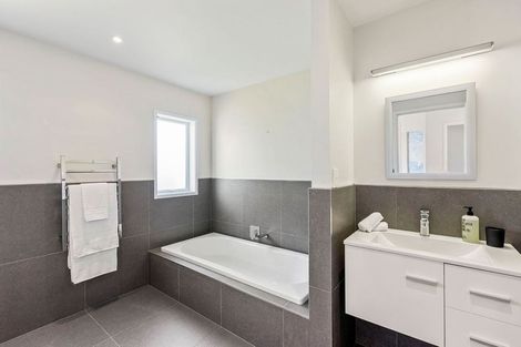 Photo of property in 69 De Luen Avenue, Tindalls Beach, Whangaparaoa, 0930