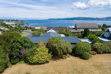 Photo of property in 16 Harvey Street, Waipahihi, Taupo, 3330