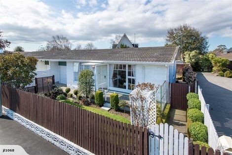 Photo of property in 2/202 Waimairi Road, Ilam, Christchurch, 8041