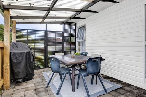 Photo of property in 14 Kowhai Street, Inglewood, 4330