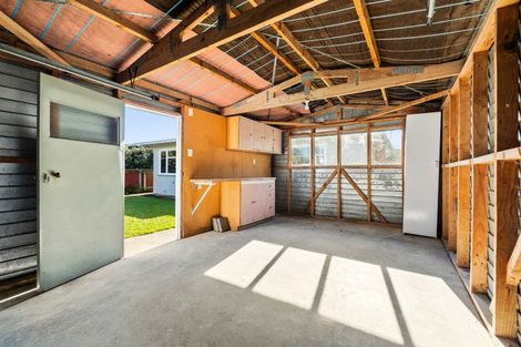 Photo of property in 75 Pahiatua Street, Hokowhitu, Palmerston North, 4410