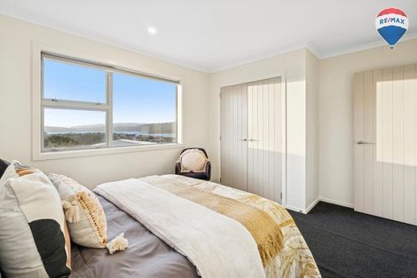 Photo of property in 137 Endeavour Drive, Whitby, Porirua, 5024