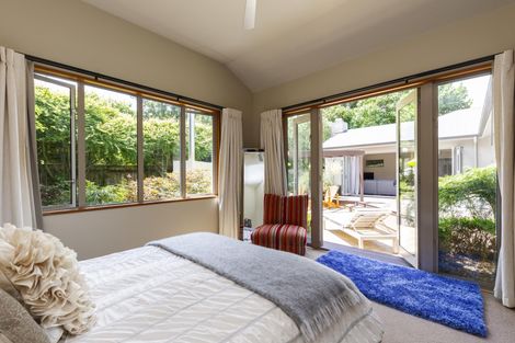 Photo of property in 2 Pastoral Lane, Hokowhitu, Palmerston North, 4410