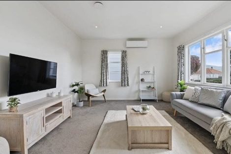 Photo of property in 8 Wallace Crescent, Glenholme, Rotorua, 3010