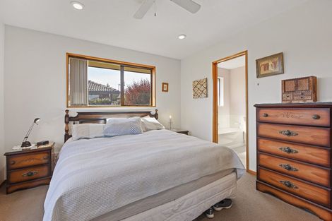 Photo of property in 6 Thornhill Place, Sockburn, Christchurch, 8042