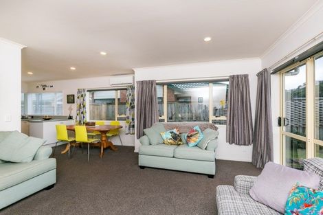 Photo of property in Miramar Villas, 12/6 Brussels Street, Miramar, Wellington, 6022