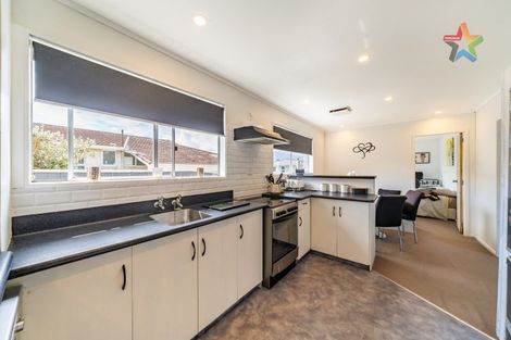 Photo of property in 5 Harvard Grove, Totara Park, Upper Hutt, 5018