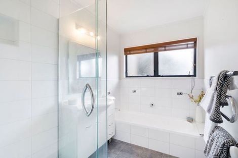 Photo of property in 8 Brixton Road, Manly, Whangaparaoa, 0930