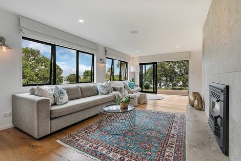 Photo of property in 28 Valhalla Drive, Beach Haven, Auckland, 0626