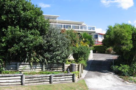 Photo of property in 16 Lingham Crescent, Torbay, Auckland, 0630