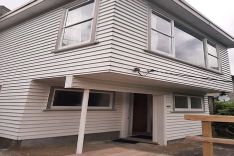 Photo of property in 100 Kelburn Parade, Kelburn, Wellington, 6012