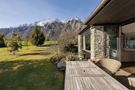 Photo of property in 31 Hackett Road, Jacks Point, Queenstown, 9371
